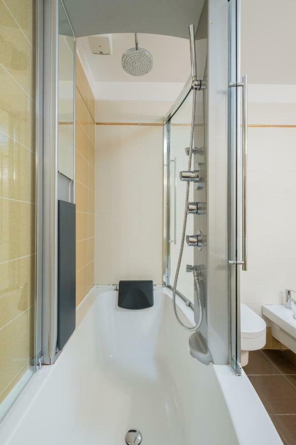 Petroni 38 By Studio Vita Bologne Extérieur photo